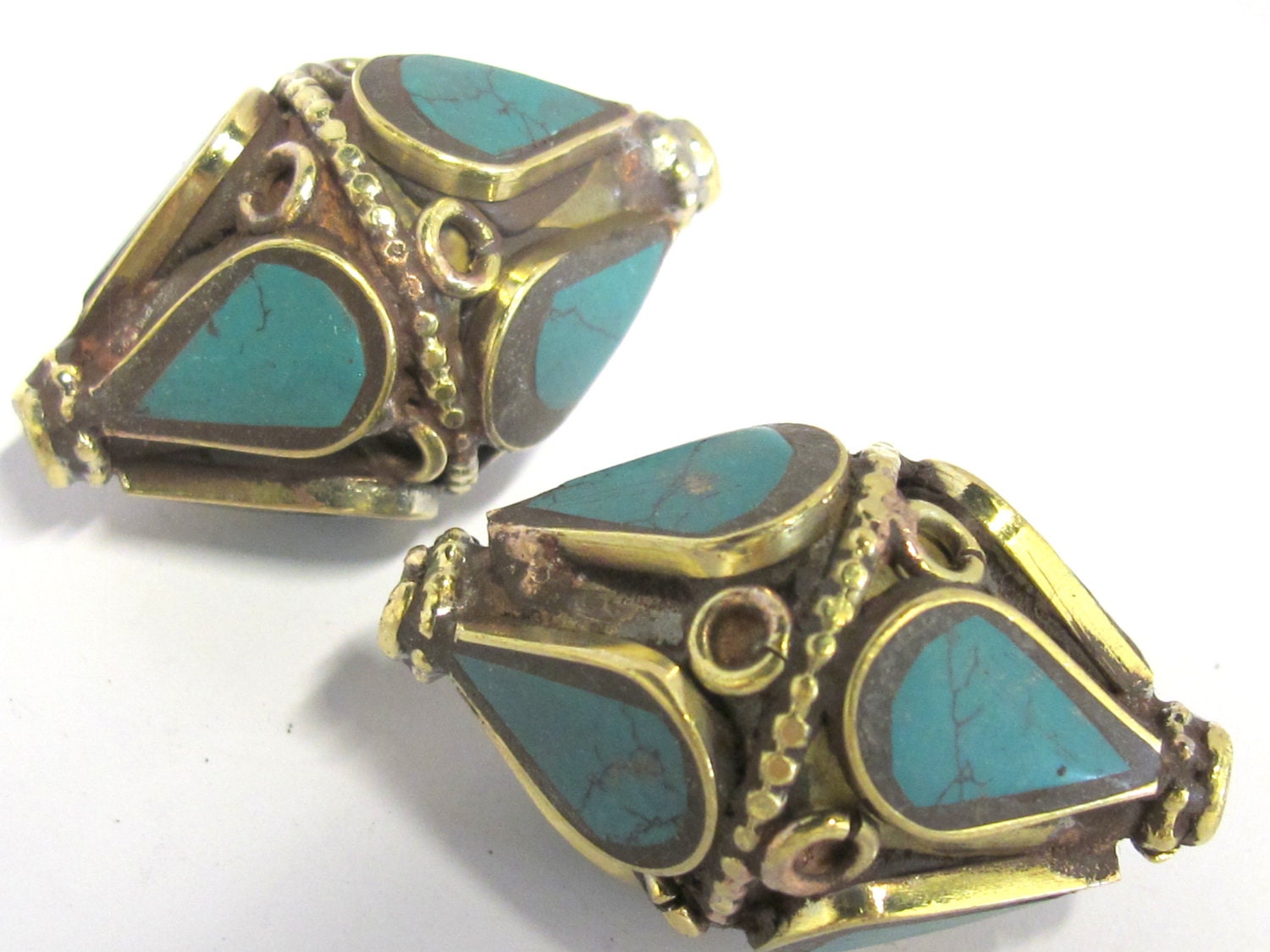 1 Bead - Large Big Tibetan bead - Beautiful large focal bold bicone shape tibetan nepali beads turquoise inlay - BD824