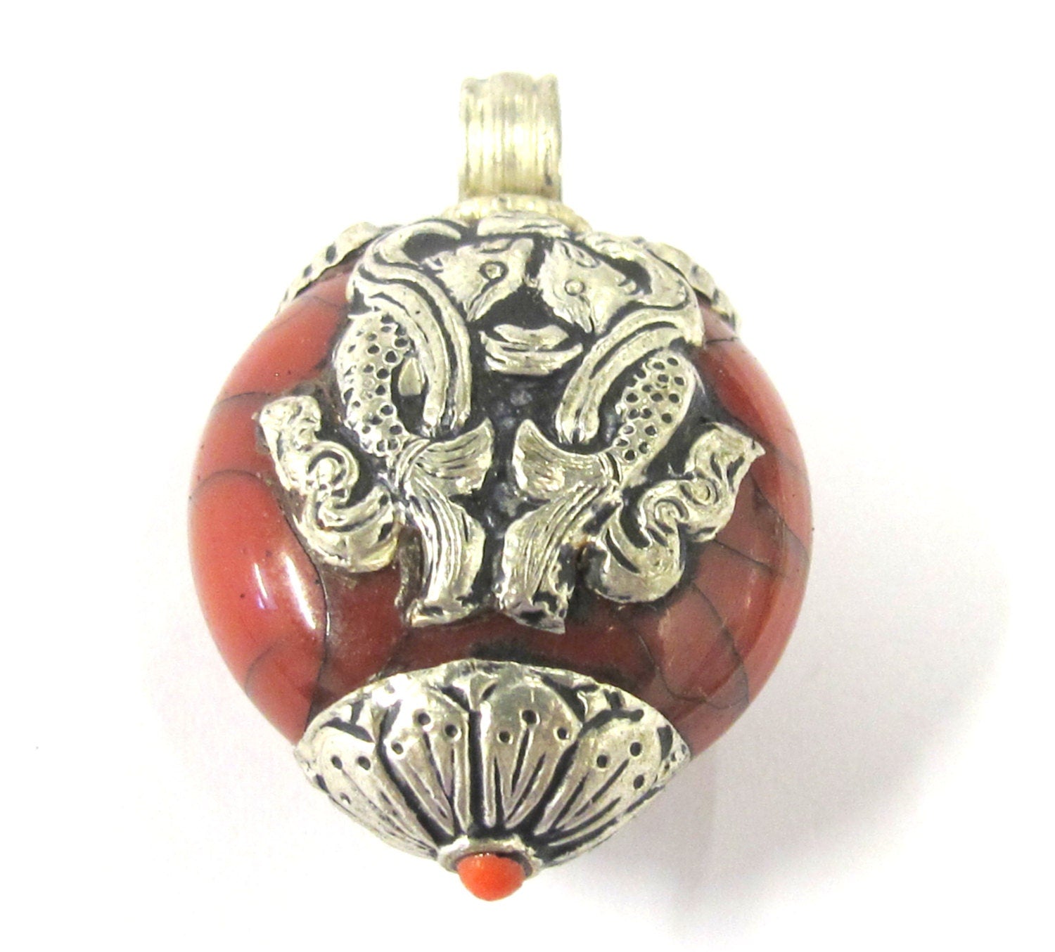 1 Pendant - Reversible Tibetan silver double fish symbol red crackle resin pendant from Nepal - PM396