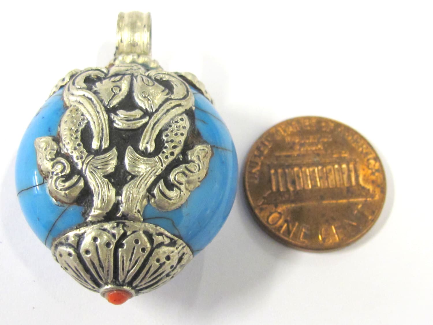 1 Pendant - Reversible Tibetan silver double fish symbol blue crackle resin pendant from Nepal - PM398