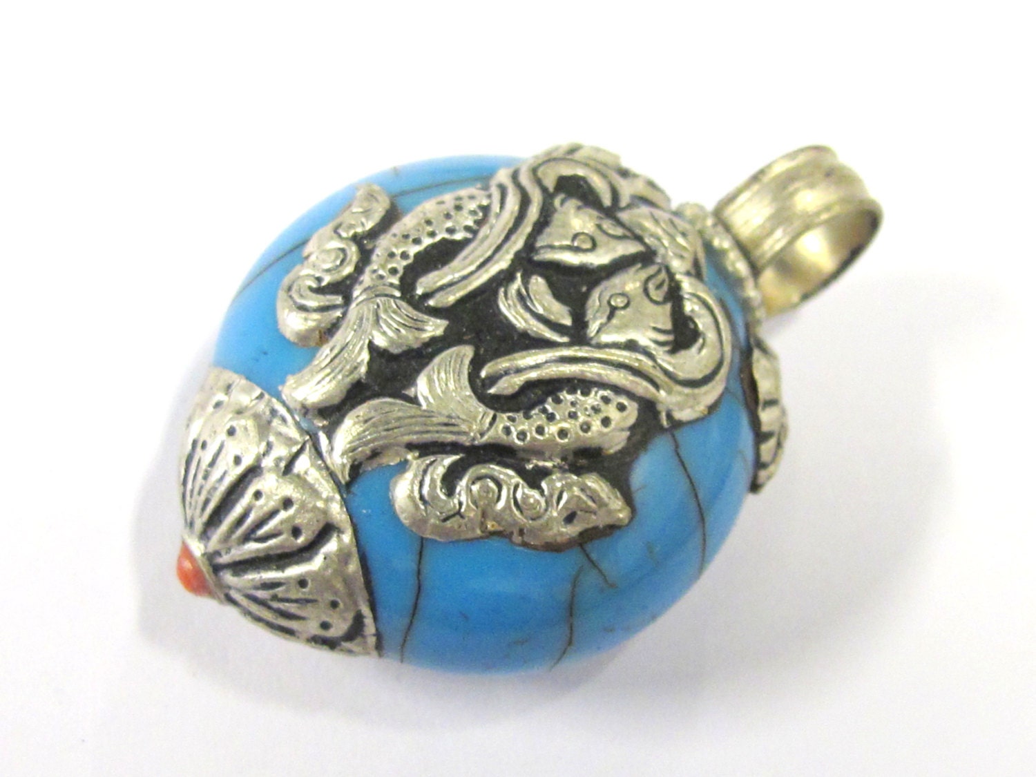 1 Pendant - Reversible Tibetan silver double fish symbol blue crackle resin pendant from Nepal - PM398