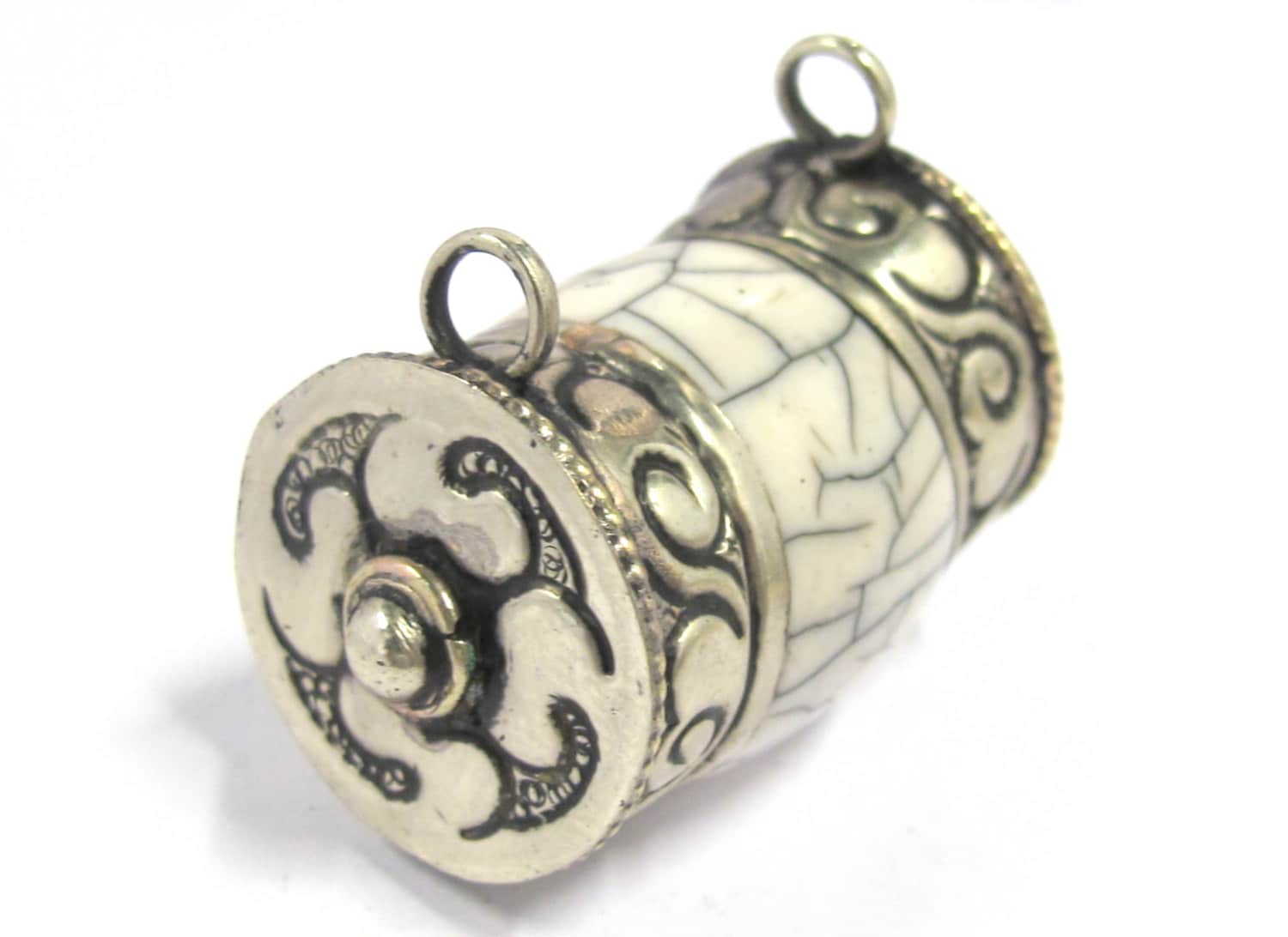 1 Pendant - Ethnic Tibetan silver double bail white crackle resin pendant pendant from Nepal - PM401