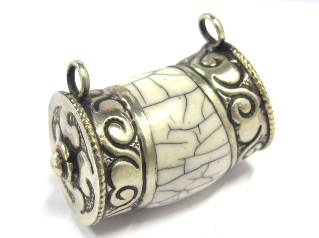 1 Pendant - Ethnic Tibetan silver double bail white crackle resin pendant pendant from Nepal - PM401