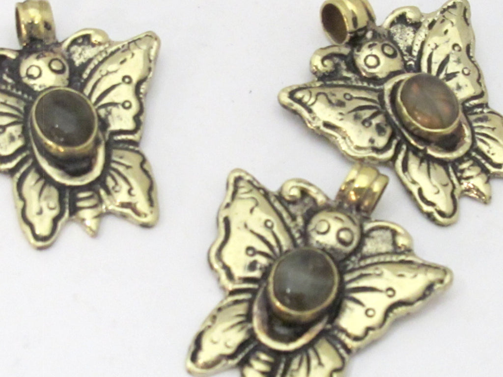 1 Pendant - Tibetan silver carved butterfly reverse side lotus flower pendant with labradorite inlay from Nepal - PM254H