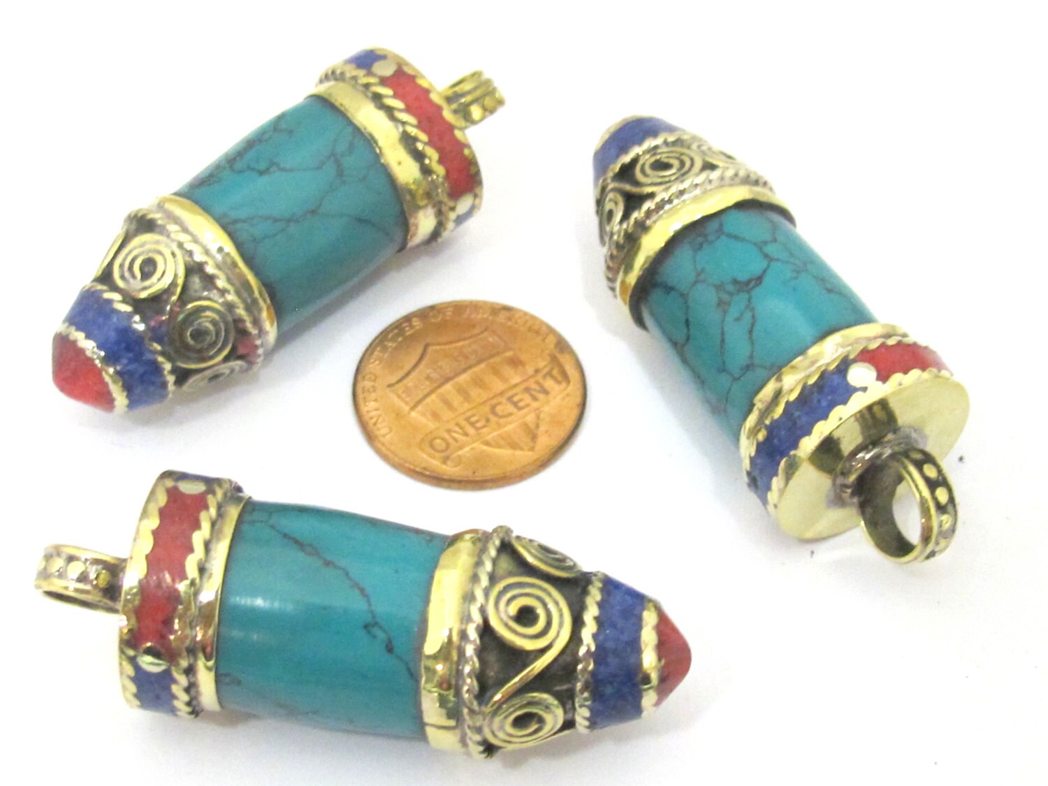 1 Pendant - Tibetan point bullet shape turquoise pendant with spiral inlay brass cap from Nepal - PM409