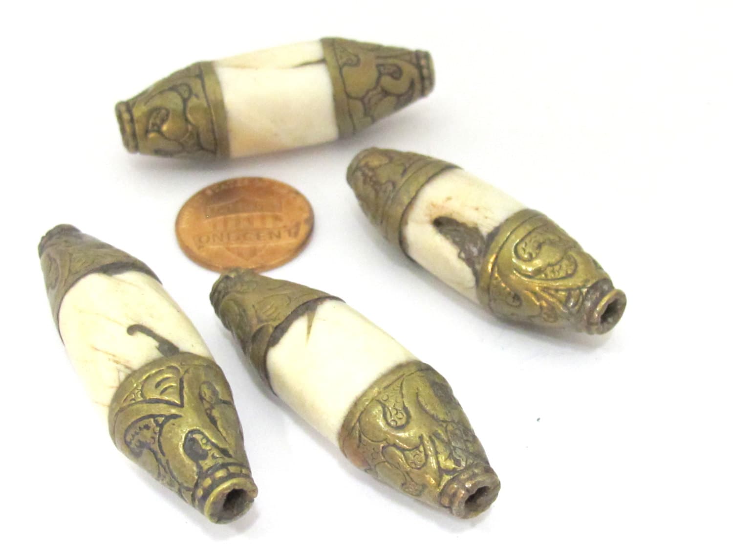 1 Bead - Tibetan tribal naga conch shell antiqued brass capped bead - CH062