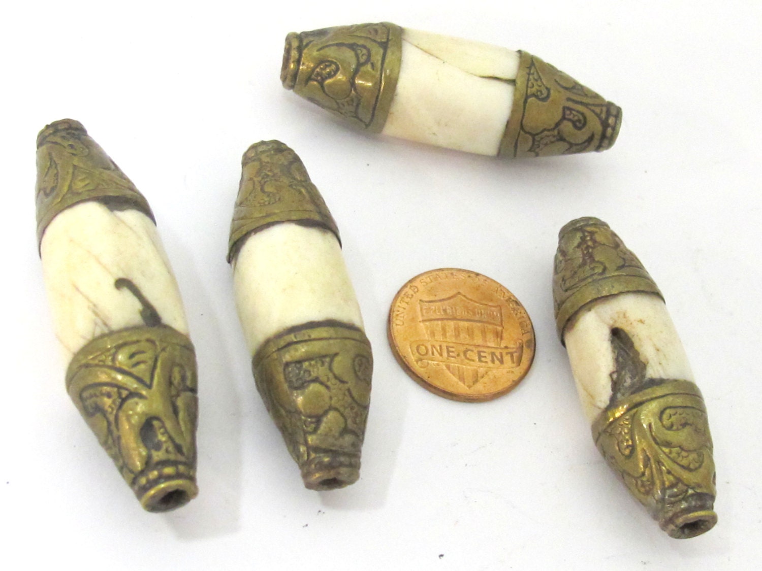 1 Bead - Tibetan tribal naga conch shell antiqued brass capped bead - CH062