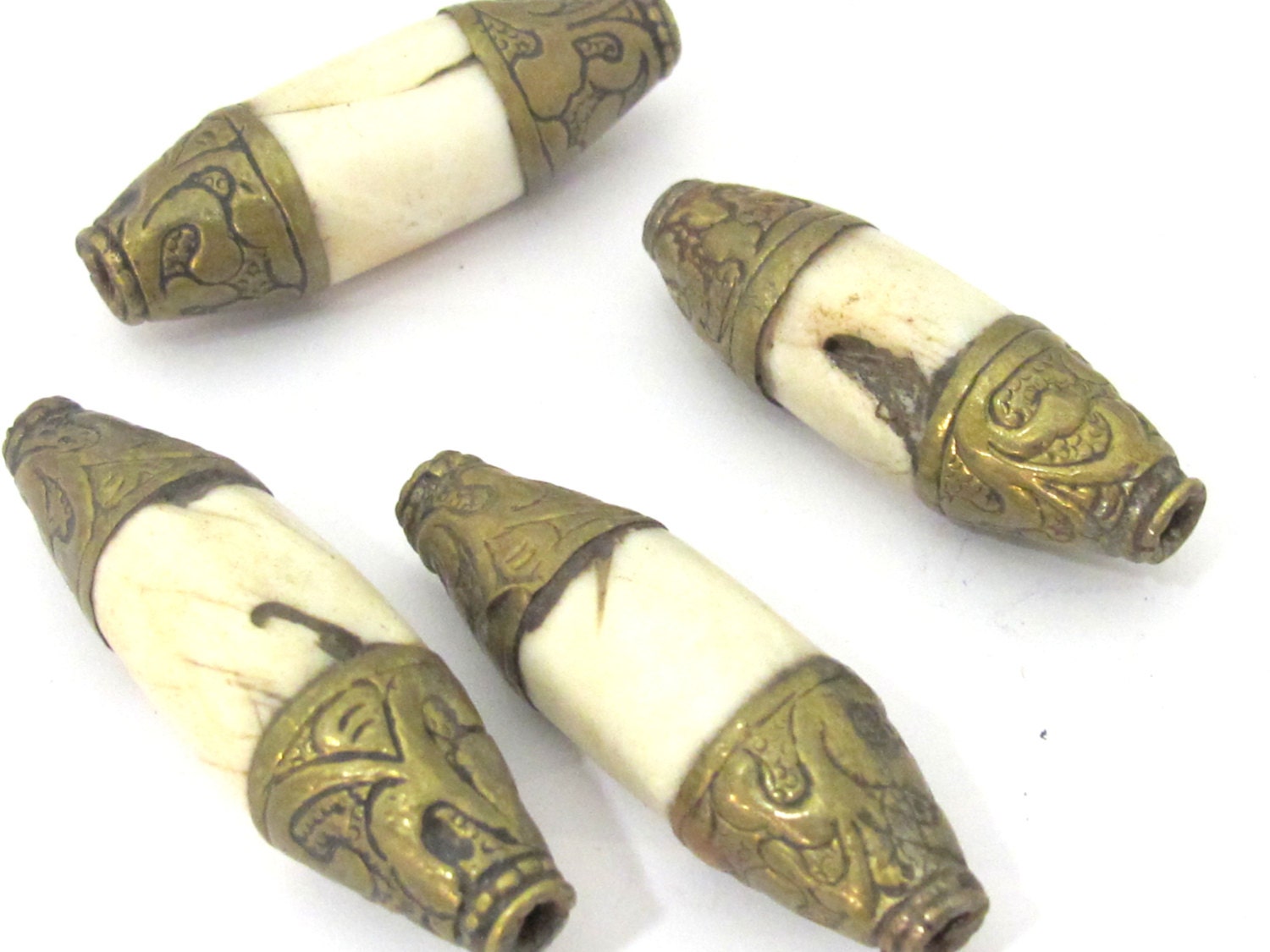 1 Bead - Tibetan tribal naga conch shell antiqued brass capped bead - CH062