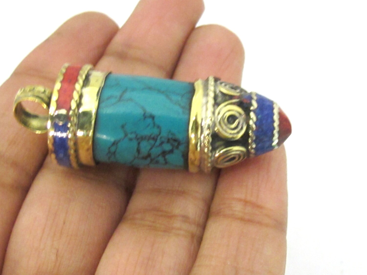 1 Pendant - Tibetan point bullet shape turquoise pendant with spiral inlay brass cap from Nepal - PM409