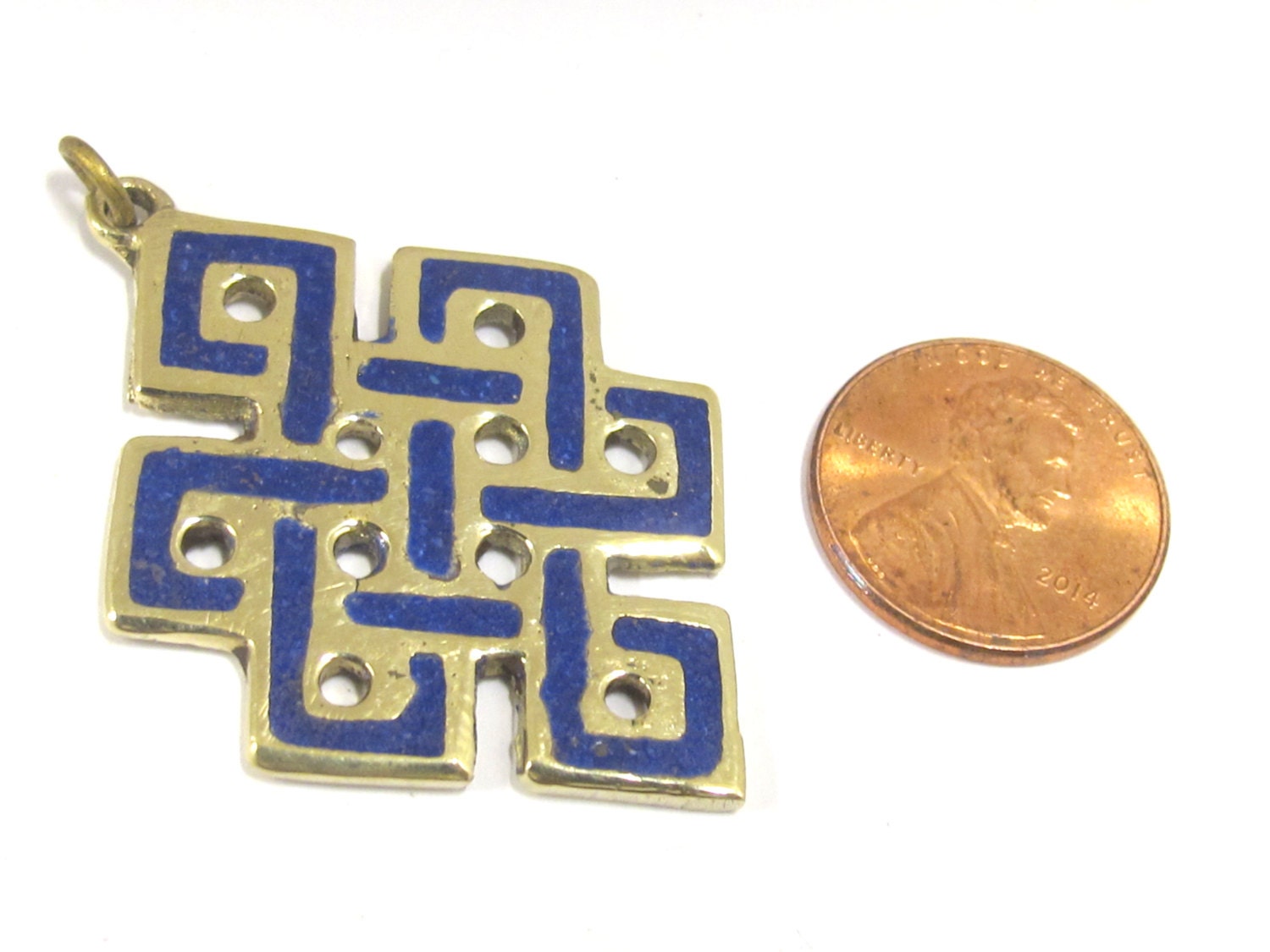 Tibetan endless knot symbol pendant with lapis inlay from Nepal - PM416-CBA3