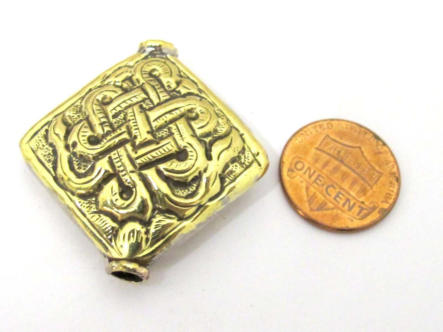 1 Bead - Large size Tibetan brass repousse endless knot design focal pendant bead - BD845