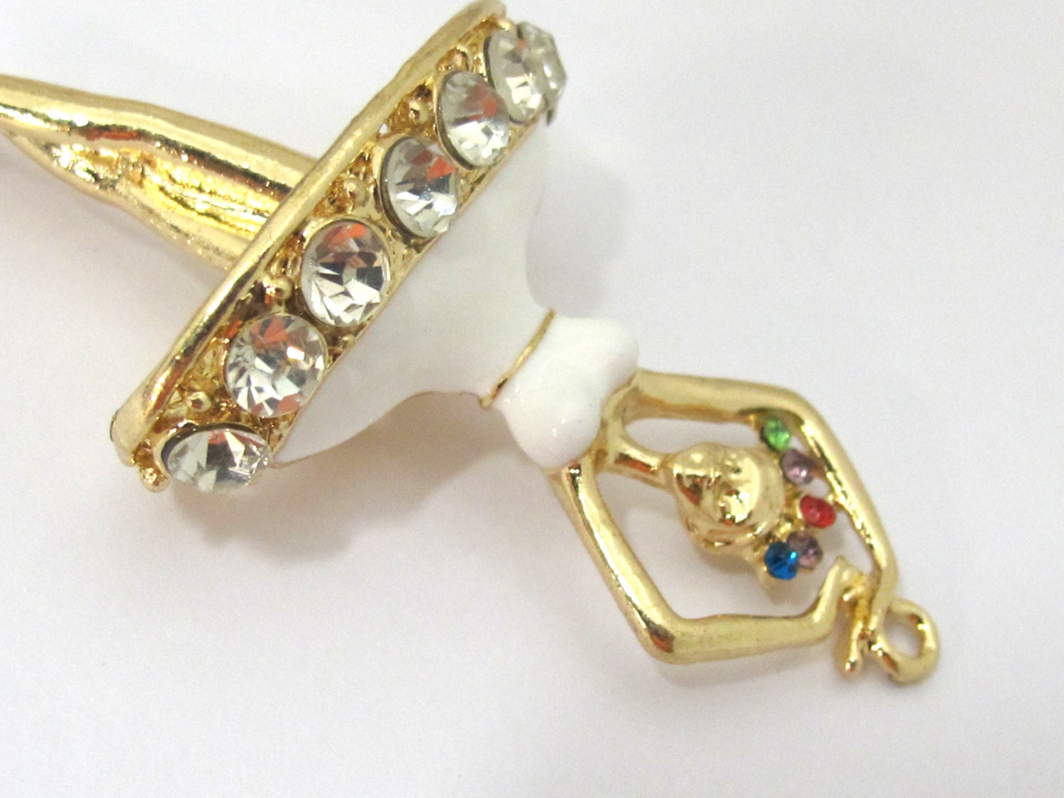 1 Pendant - Elegant gold plated metal dancer pendant with sparkling crystals - PM430