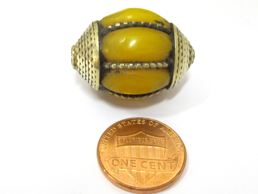 1 BEAD - Large Tibetan yellow copal resin grooved melon shape bead - BD850
