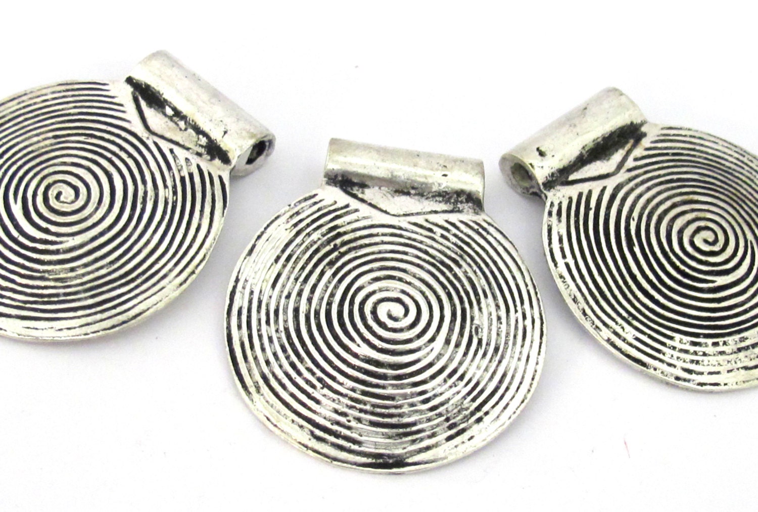 1 Pendant - Tibetan silver spiral symbol tribal shield pendant 46 mm - CP106