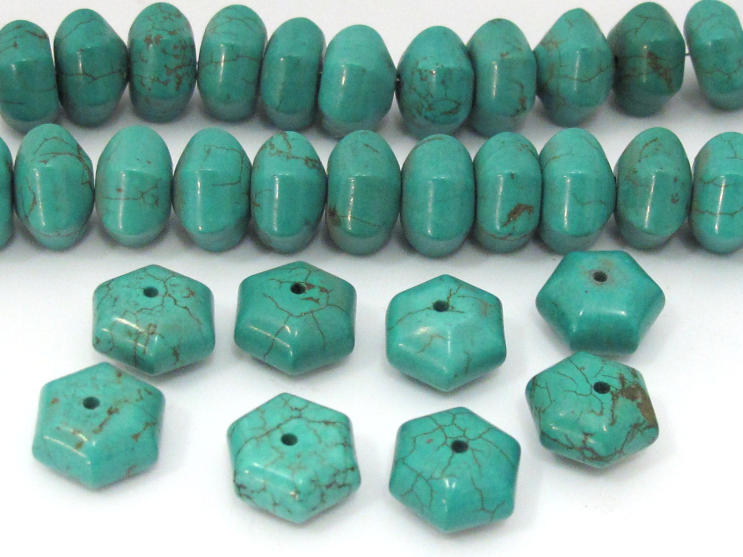 8 BEADS - Turquoise Hex melon shape beads from Nepal 12 mm - GM383