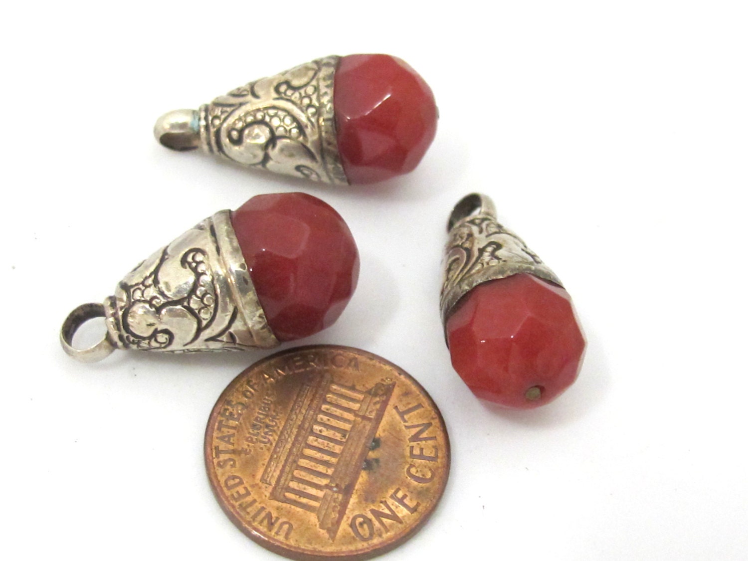 1 pendant - Small petite size sterling silver plated faceted carnelian agate drop pendant from Nepal - PM451