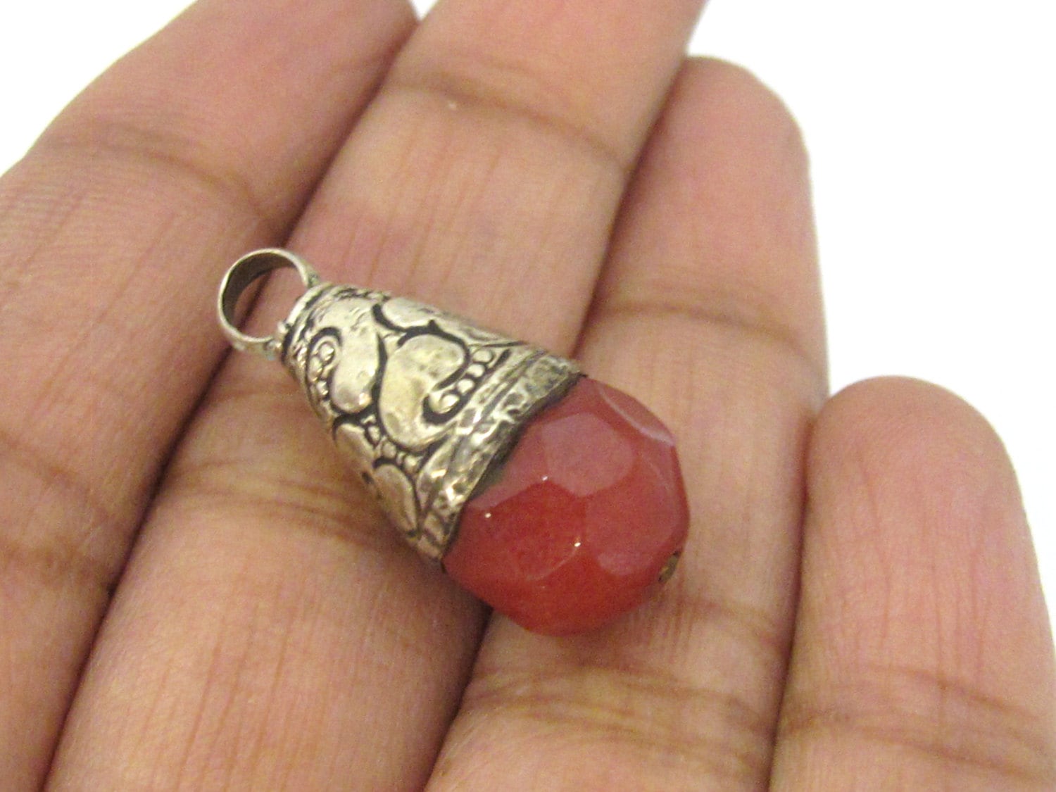 1 pendant - Small petite size sterling silver plated faceted carnelian agate drop pendant from Nepal - PM451