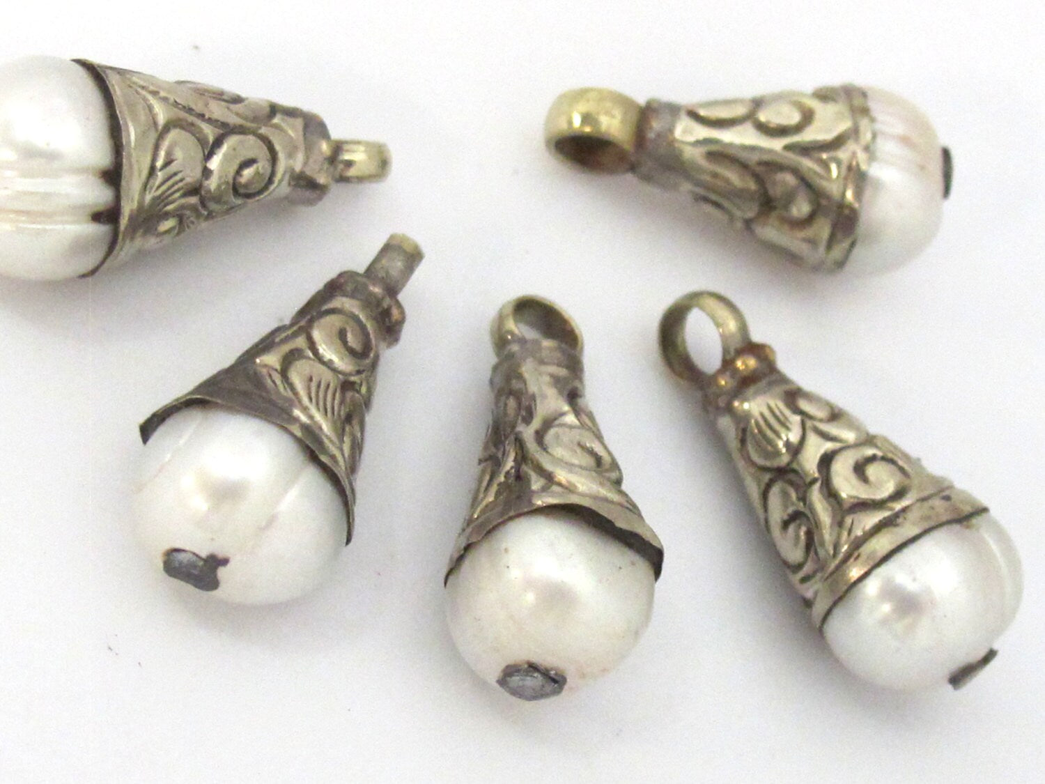 1 pendant - Small petite size Tibetan natural cultured pearl capped charm pendant from Nepal -PM457