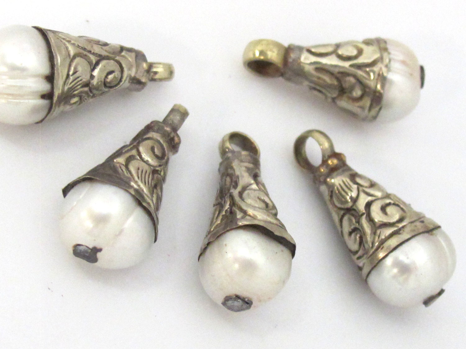 1 pendant - Small petite size Tibetan natural cultured pearl capped charm pendant from Nepal -PM457