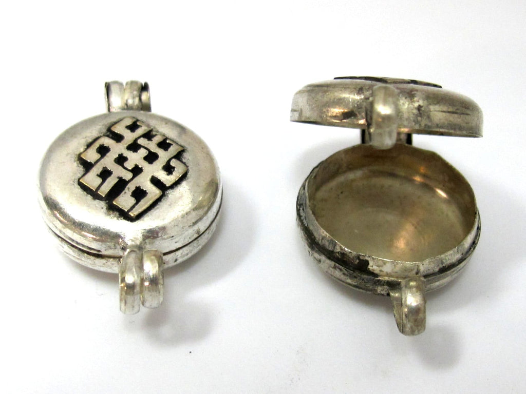1 Pendant - Tibetan silver Ghau prayer box Om with endless knot small size pendant -- PM459