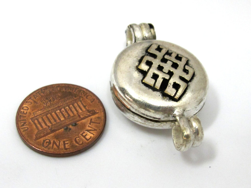 1 Pendant - Tibetan silver Ghau prayer box Om with endless knot small size pendant -- PM459