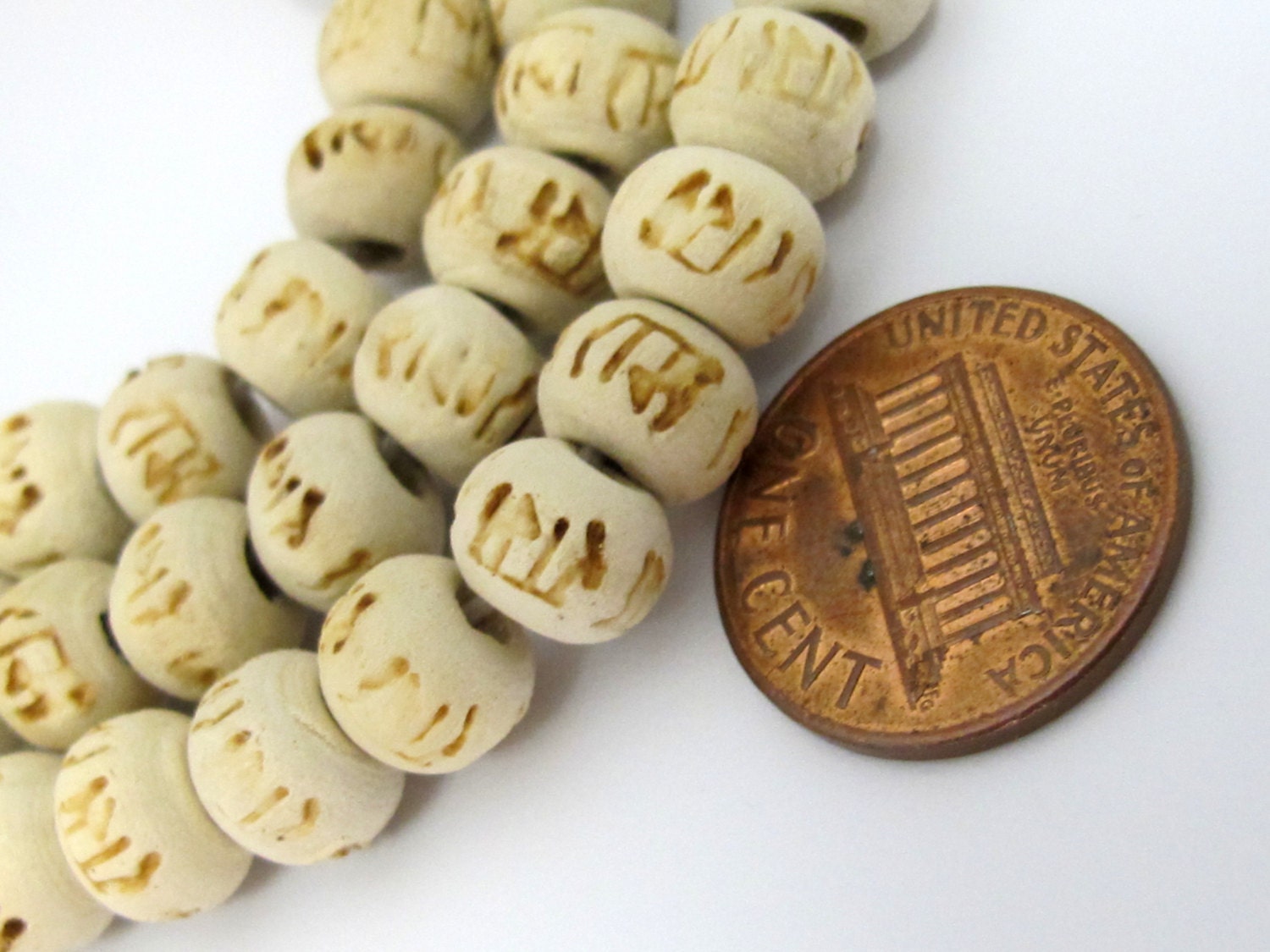 20 beads - Light weight cream color wooden beads with Hindi Ram prayer inscribed from Nepal 8 mm - ML046B