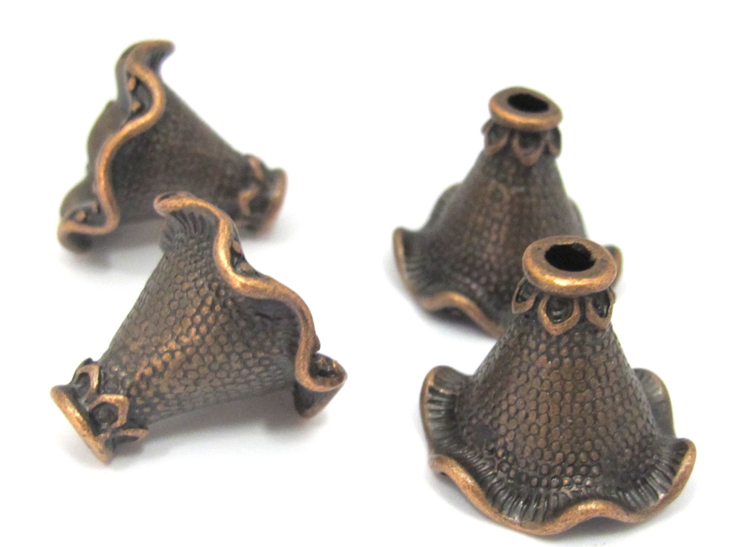 4 BEADS - Wavy design copper tone plated cone beads 17 mm x 20 mm - BD882