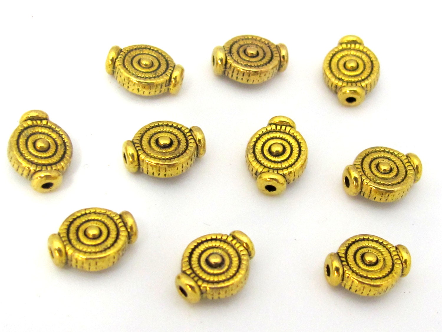10 Beads - Small size concentric circles design antiqued gold tone metal beads 8 x 10 mm - BD883