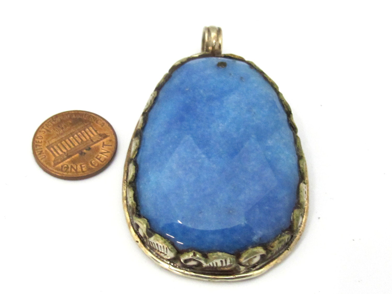 1 Pendant - Tibetan silver encased faceted blue agate pendant with floral design from Nepal - PM461A