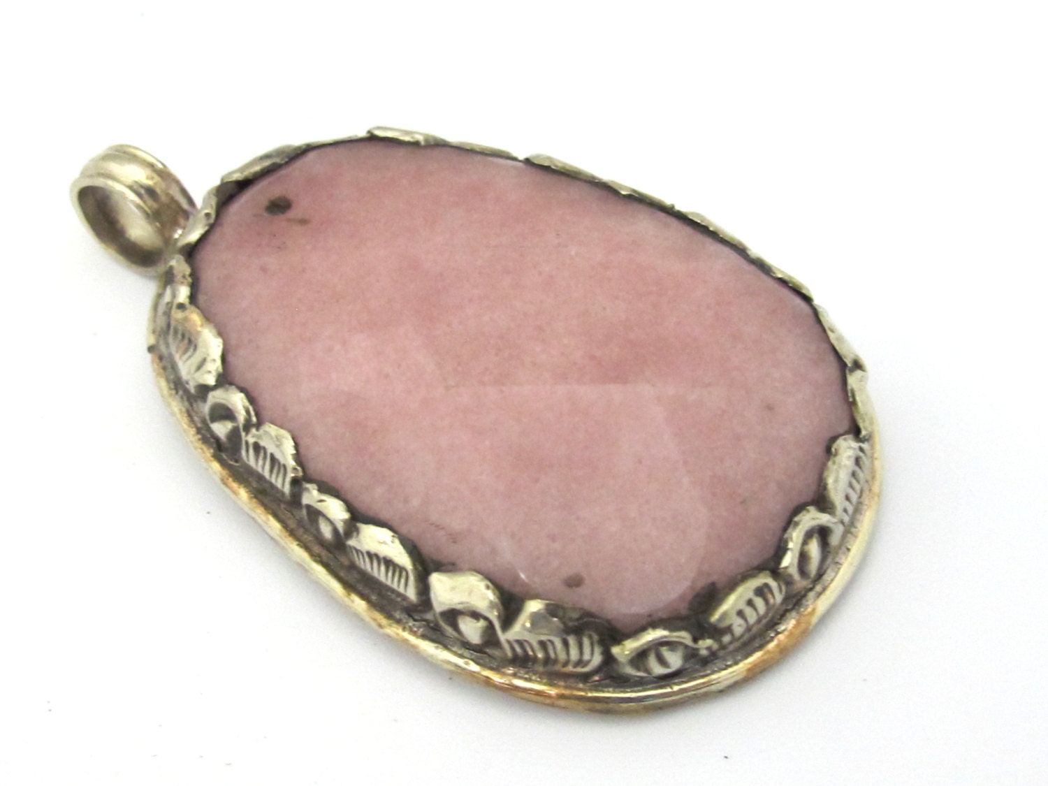 1 Pendant - Tibetan silver encased faceted light pink agate pendant with floral design from Nepal - PM461C