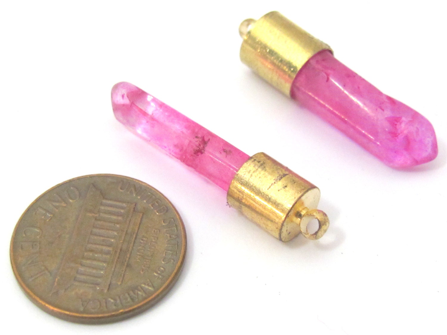 1 Pendant - Brass capped pink quartz crystal bullet stick shape pendant - PM465A