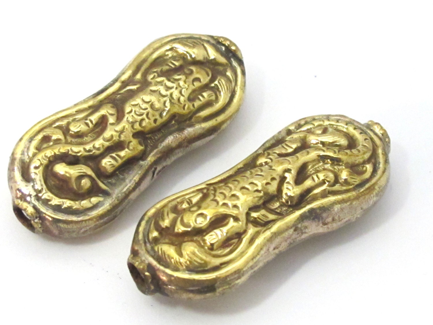1 Bead - Large reversible Tibetan Lizard carved Brass bead from Nepal - jewelry making supplies - BD887