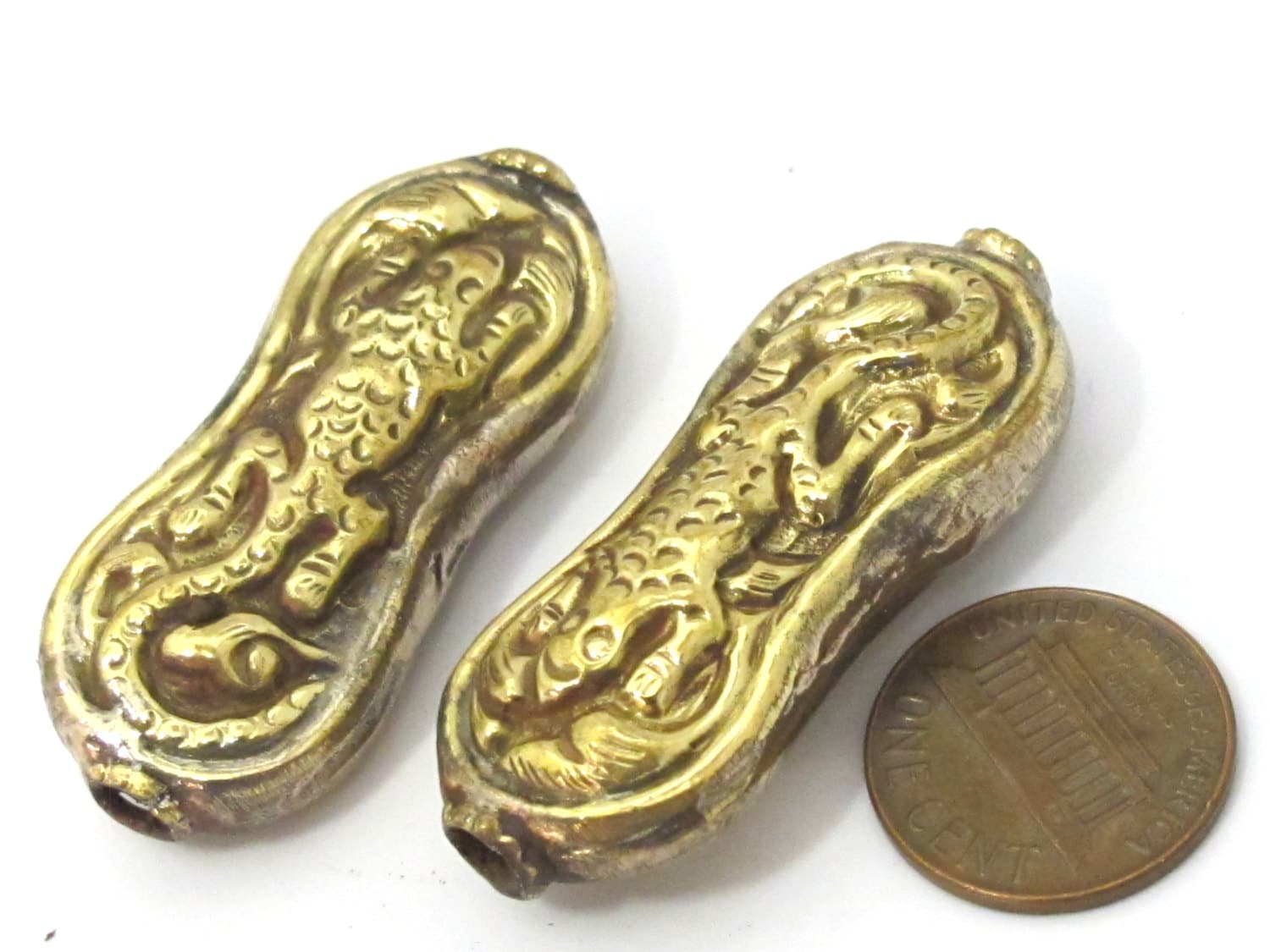 1 Bead - Large reversible Tibetan Lizard carved Brass bead from Nepal - jewelry making supplies - BD887