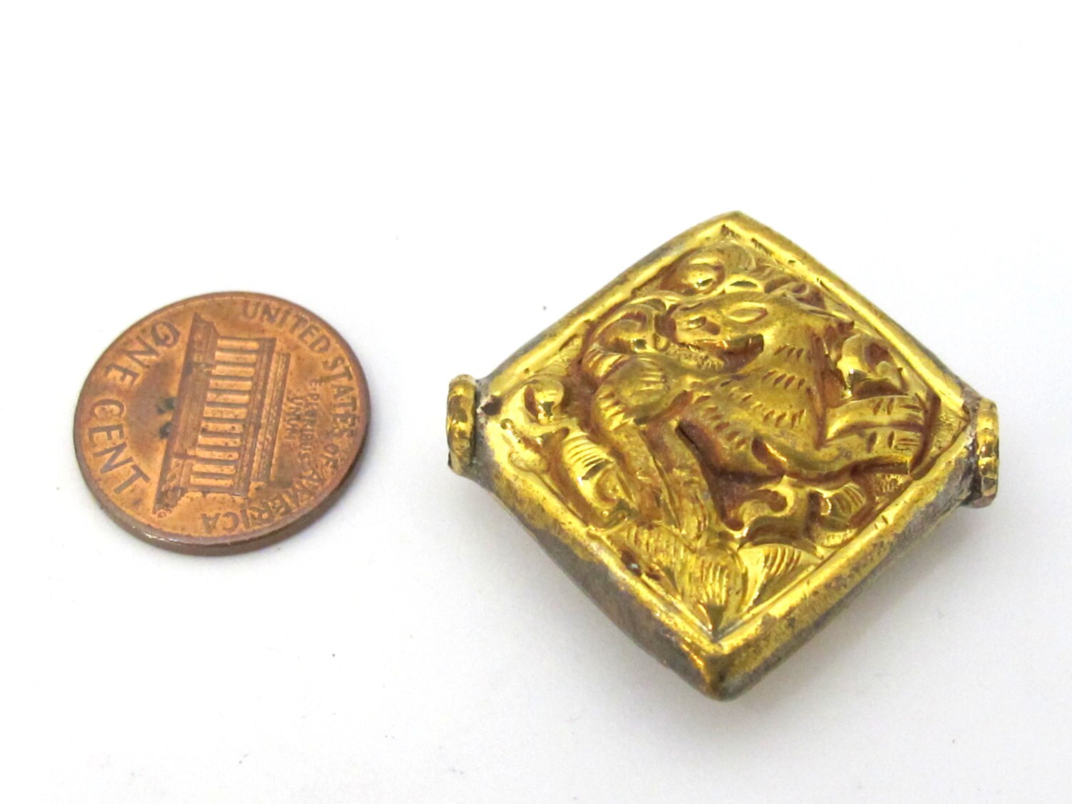 1 Bead - Tibetan Brass bead with deer animal repousse carving from Nepal - Nepalbeadshop jewelry supplies - BD888