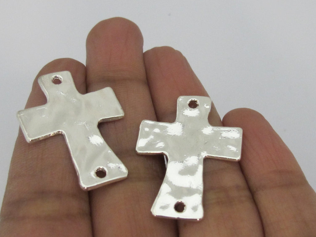 2 pieces - Bright silver color cross connector hammered charms bead - BD893