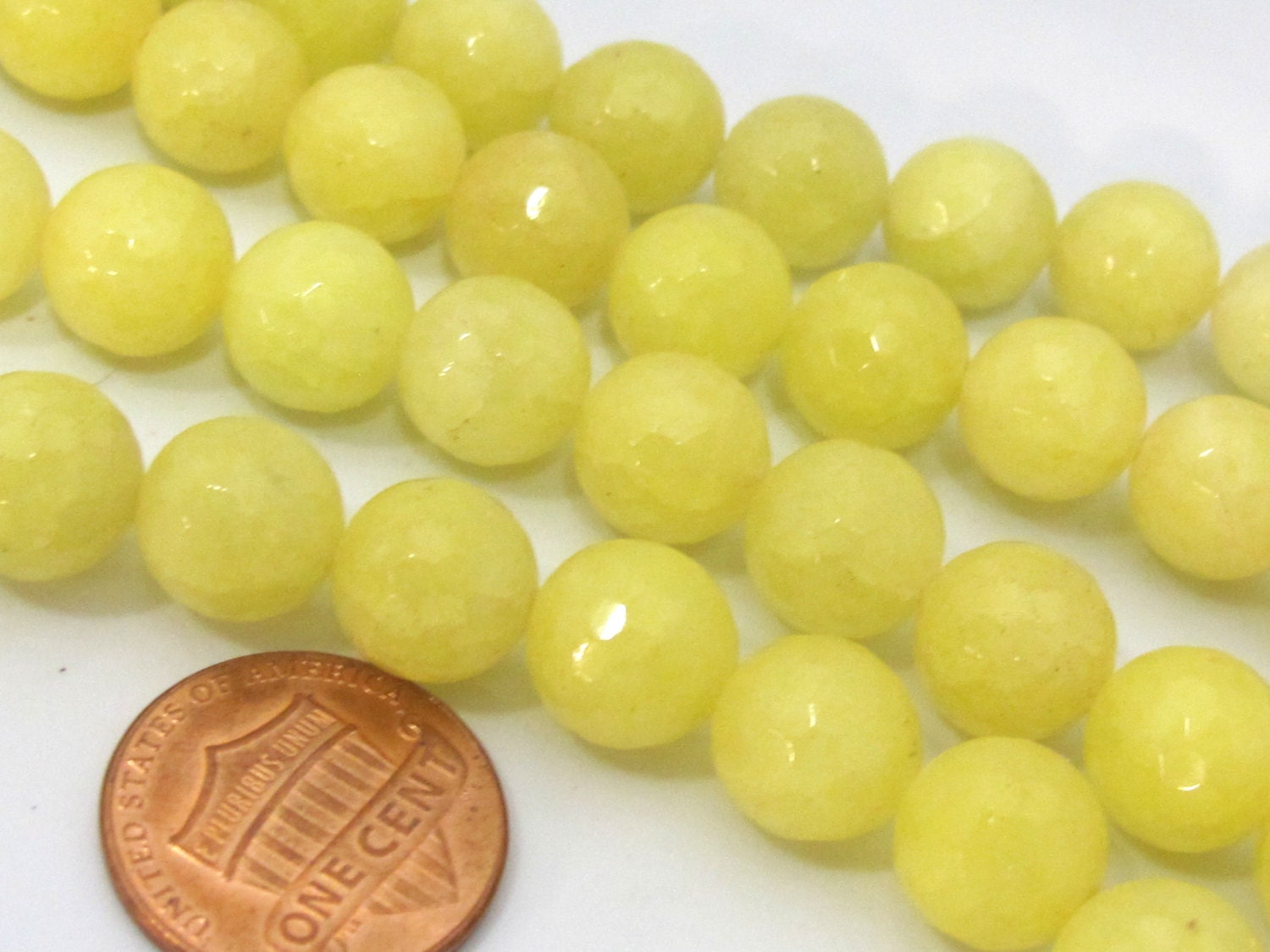 10 BEADS - Faceted yellow dyed jade gemstone beads 10 mm - GM394