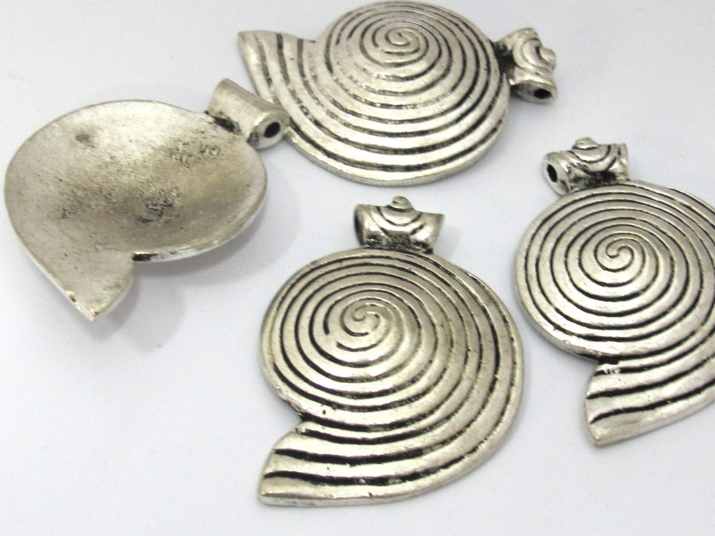 1 Pendant - Tibetan silver spiral coil shell shape pendant - CP112