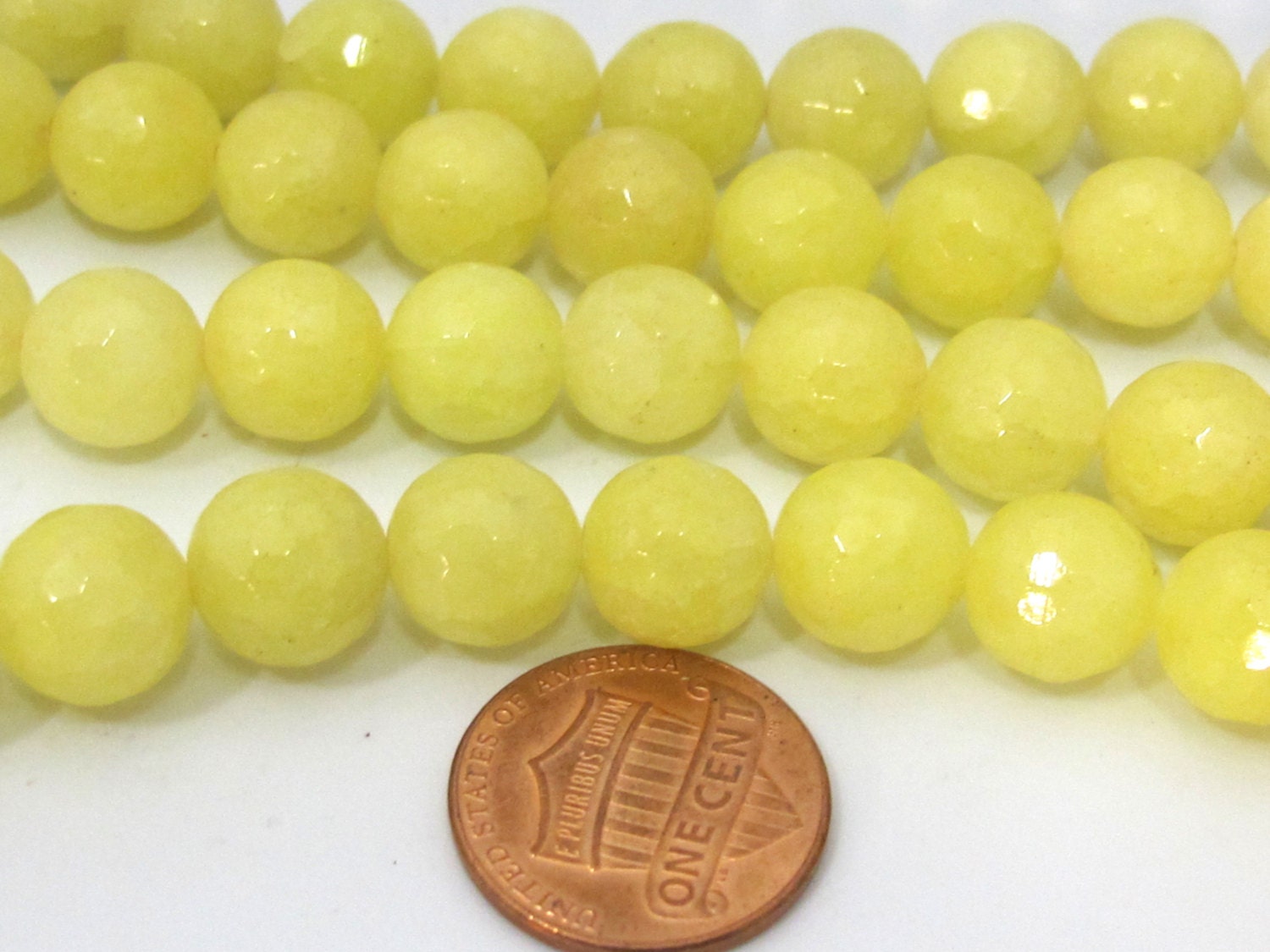10 BEADS - Faceted yellow dyed jade gemstone beads 10 mm - GM394