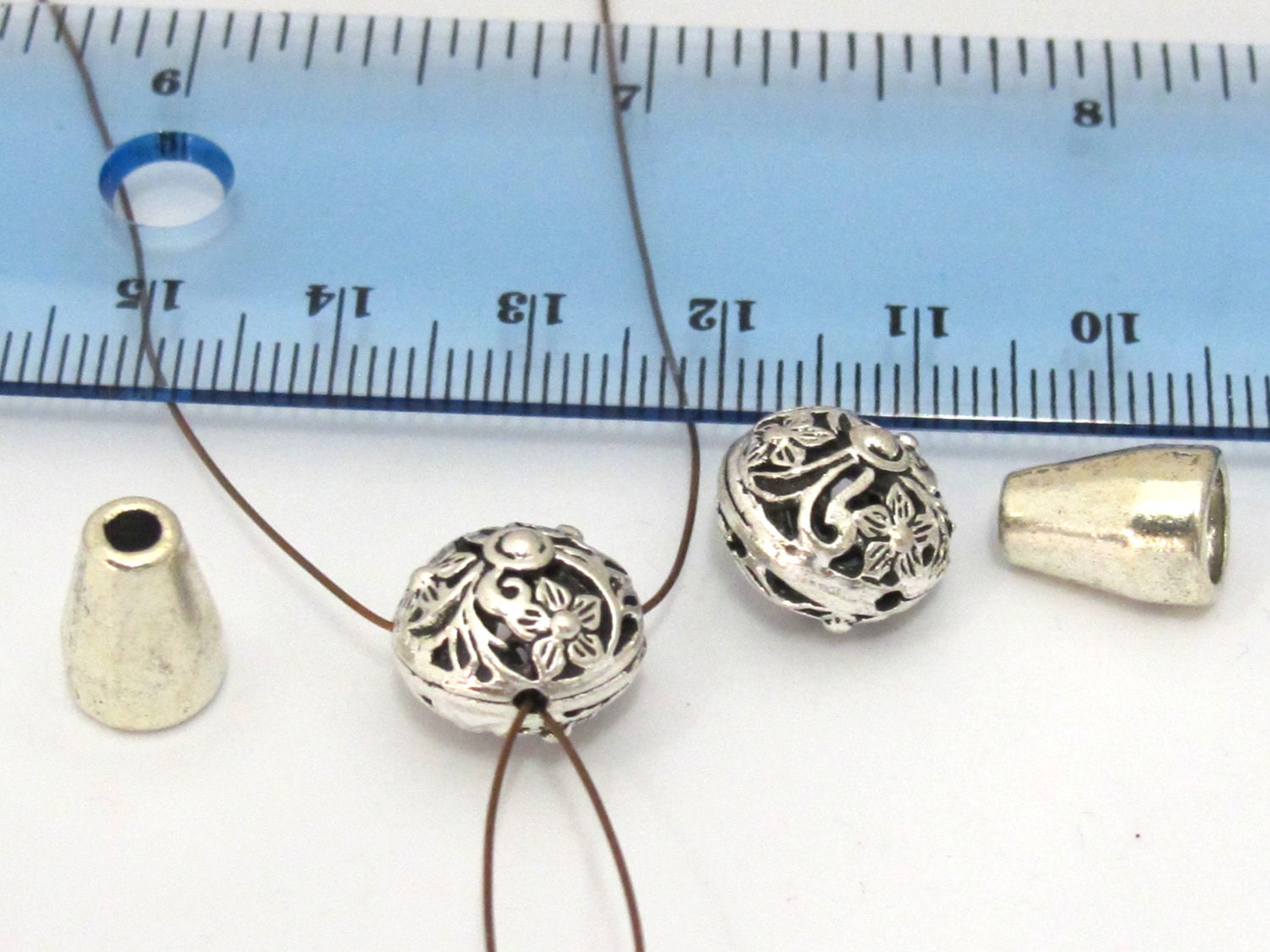 1 Guru bead set - Tibetan silver 3 hole oval shape floral design Guru bead with column bead - GB039