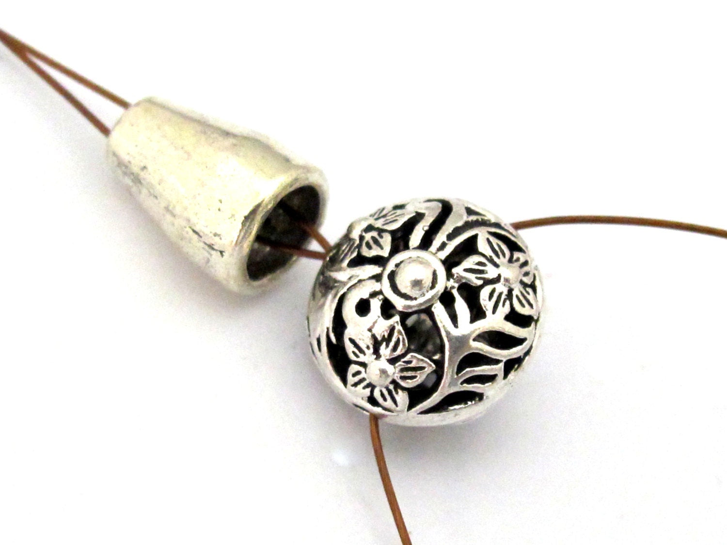 1 Guru bead set - Tibetan silver 3 hole oval shape floral design Guru bead with column bead - GB039