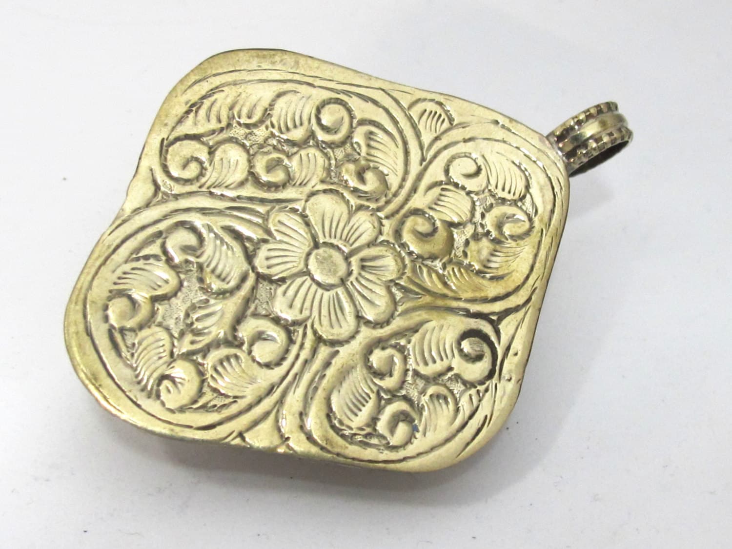 Tibetan silver Green Buddha pendant with flower design - PM272AD