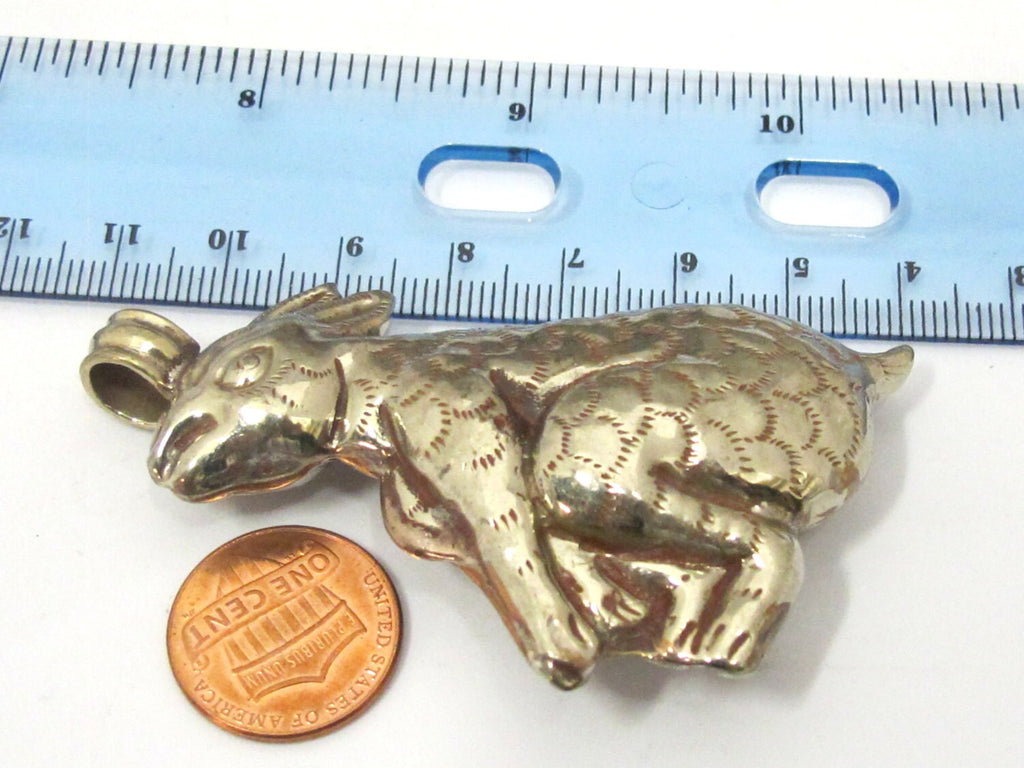1 Pendant - Tibetan silver repousse carving Kangaroo pendant from Nepal - PM472C