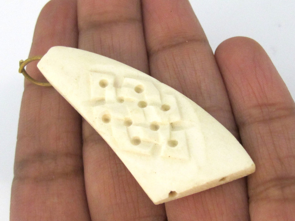 1 Pendant - Cream white color Tibetan endless infinity knot carved recycled cattle bone pendant connector bead- PB102