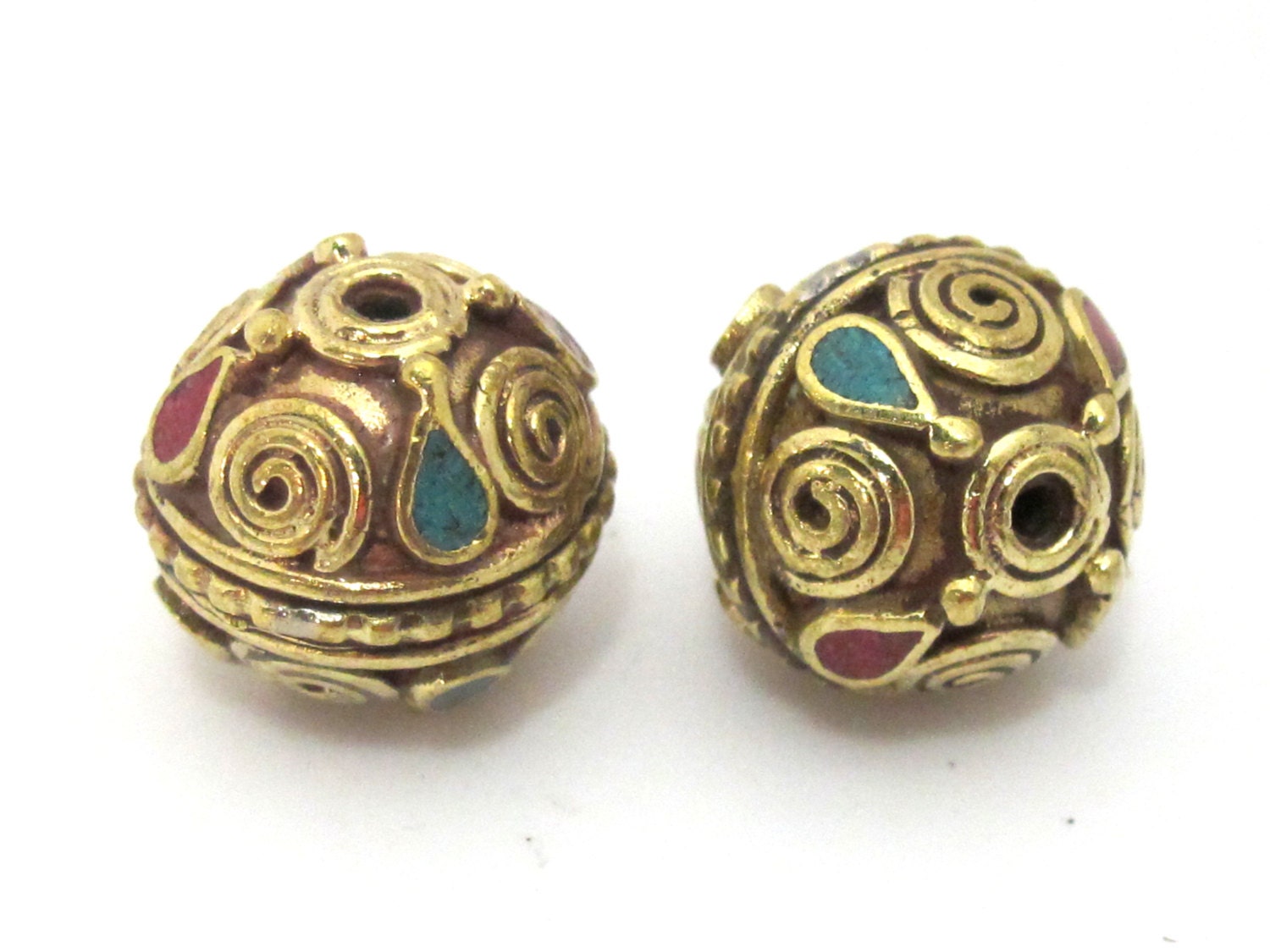 1 Bead - Tibetan brass bead with spiral design and turquoise inlay - BD908
