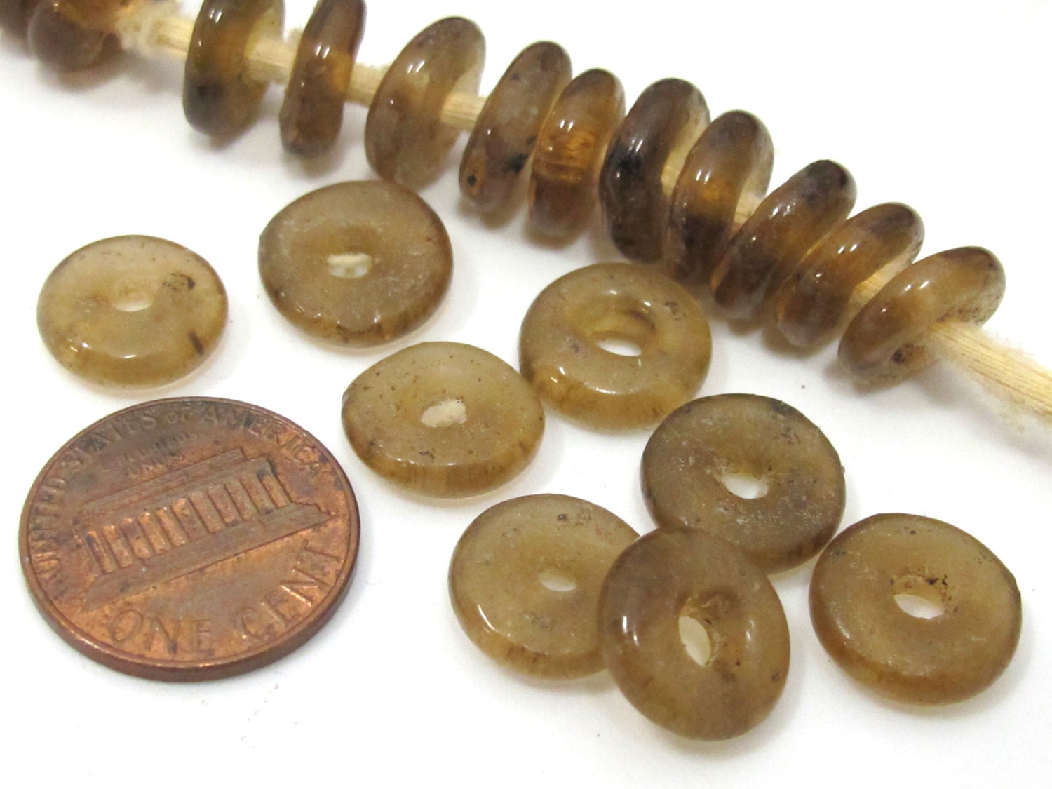 10 BEADS - Honey brown color ghana African recycled glass disc beads - AB007A