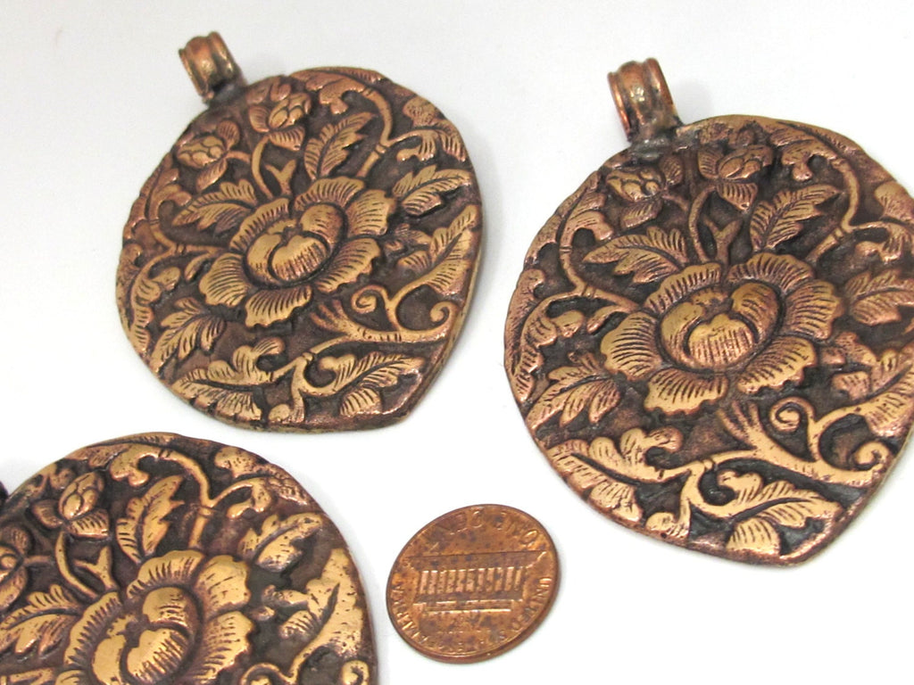 1 Pendant - Large Leaf shape reversible Tibetan flower carved copper pendant - CP115