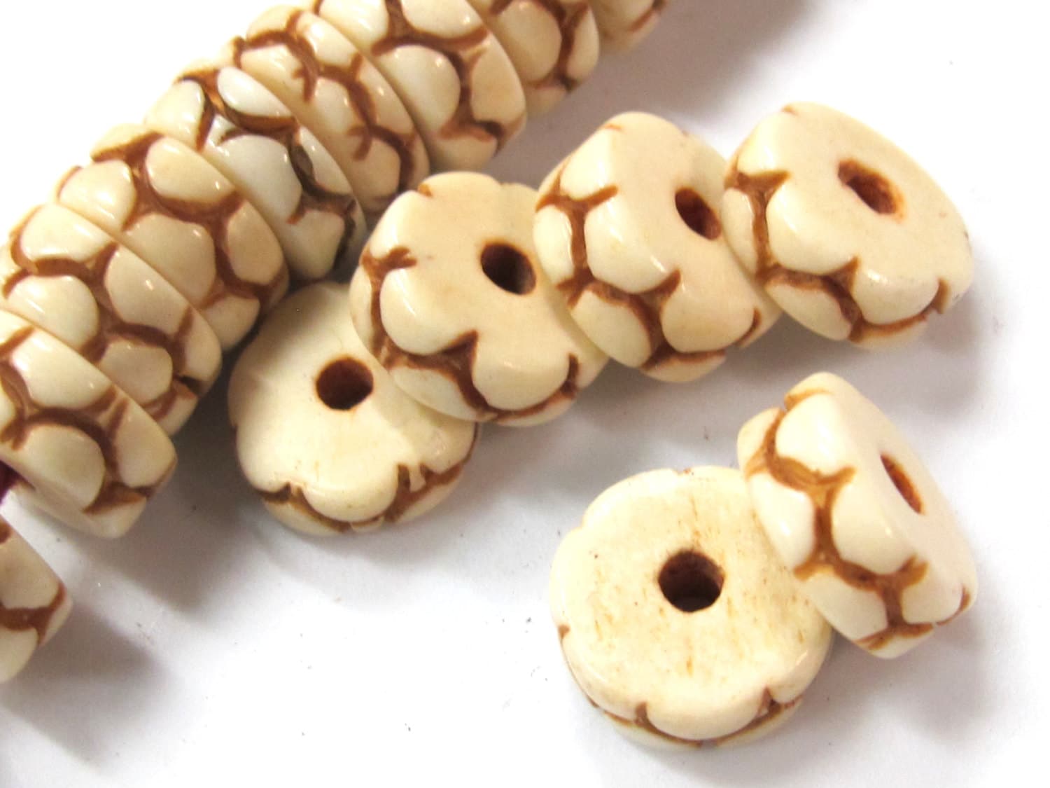 10 beads - 12 mm size cream color tribal animal print design flat disc cattle bone beads - ML080A