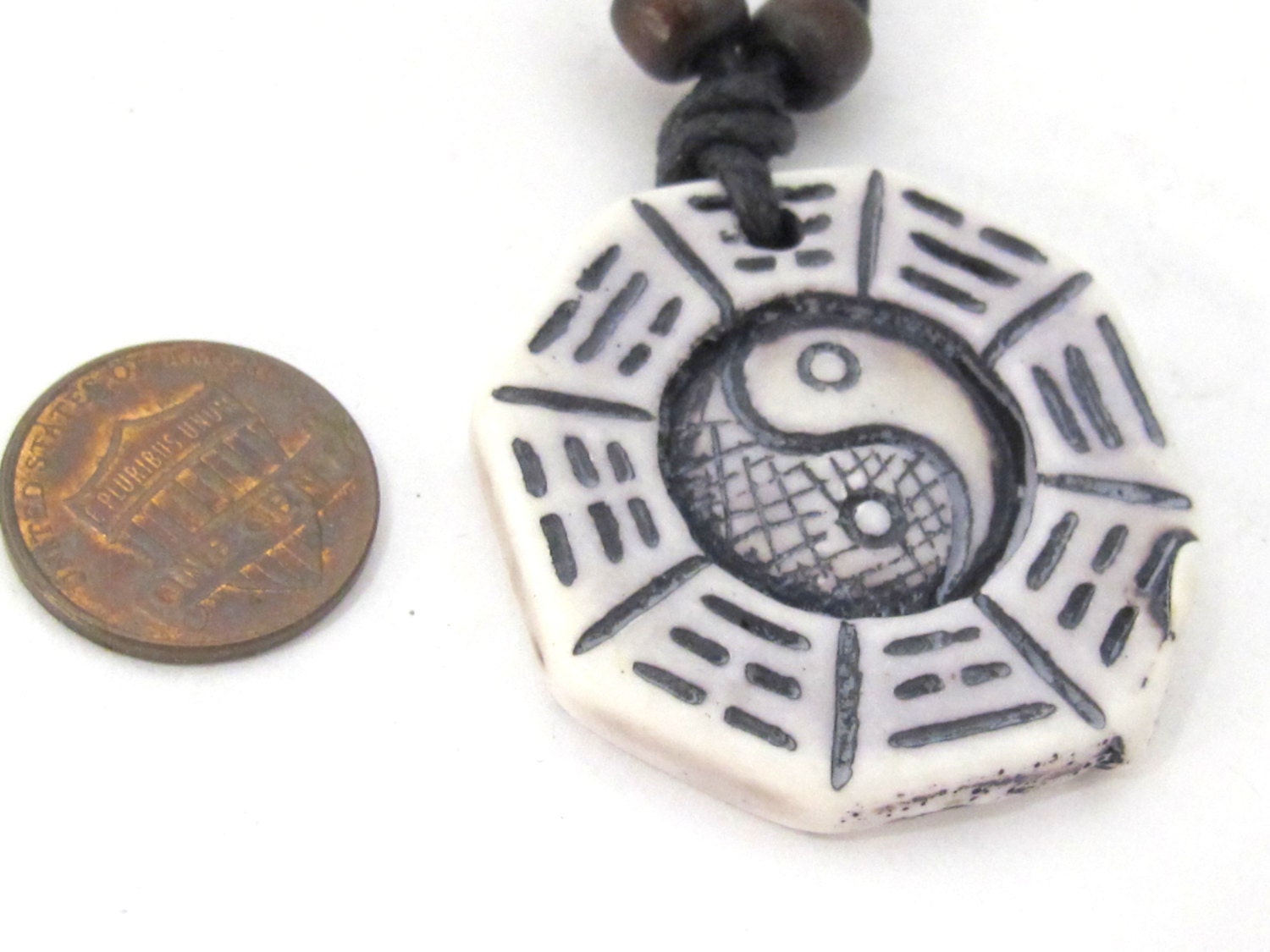 1 Pendant - Cream color Yin yang symbol octagonal resin pendant - PB104