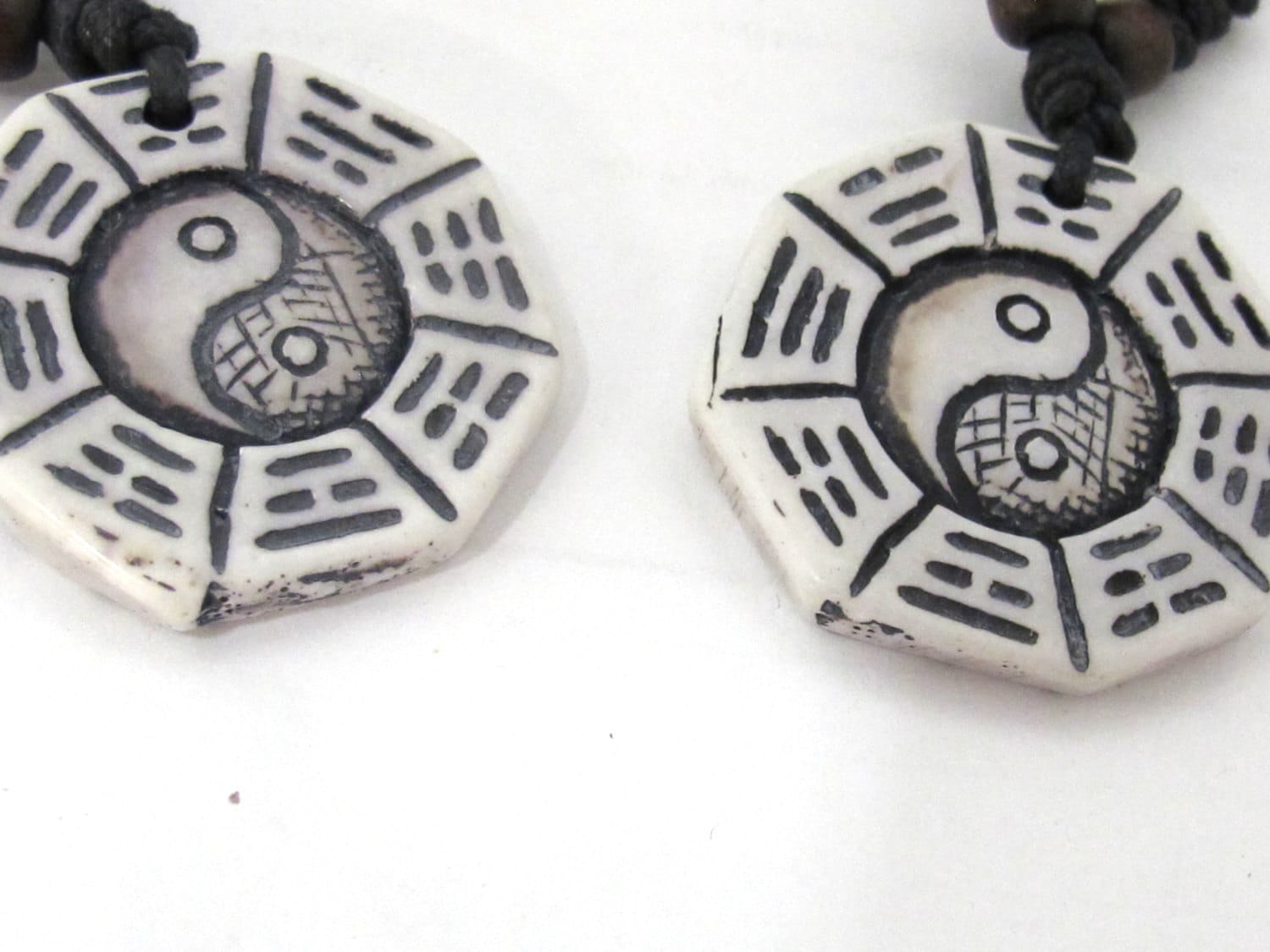 1 Pendant - Cream color Yin yang symbol octagonal resin pendant - PB104