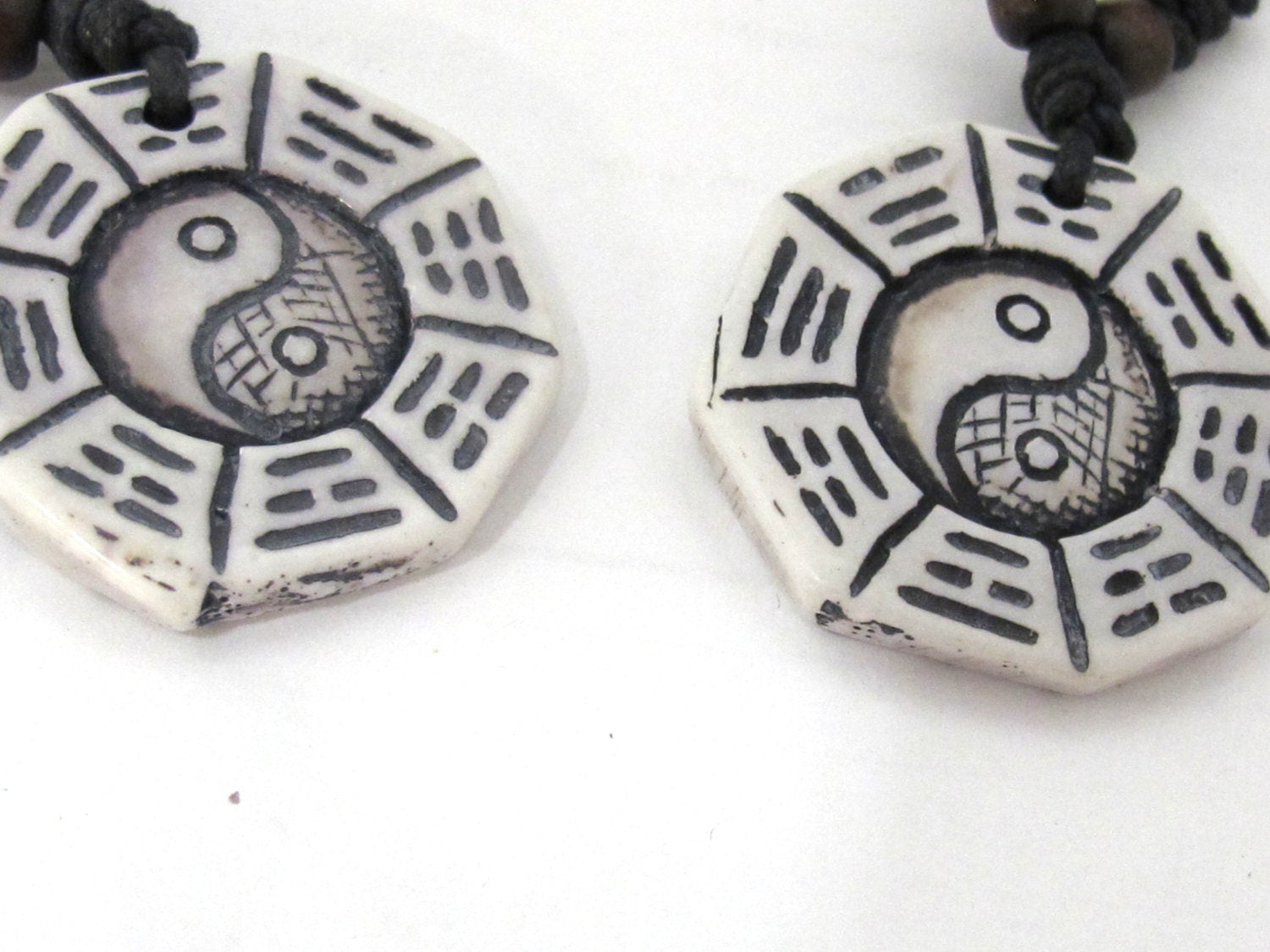 1 Pendant - Cream color Yin yang symbol octagonal resin pendant - PB104