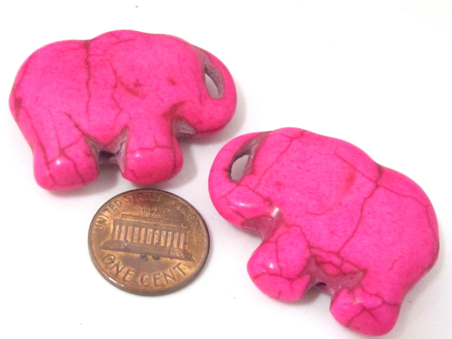 2 BEADS - Fuschia Pink color howlite turquoise elephant shape bead pendant 39 mm x 30 mm - GM402A